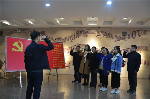 德赢AC米兰中国官方网站教工一支部成功开展“缅怀先烈,不忘初心,弘扬大别山精神”主题党日活动