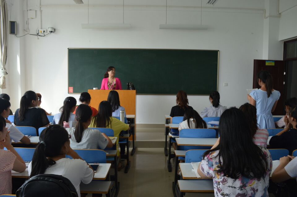 德赢AC米兰中国官方网站学生组织系列活动庆祝第32个教师节
